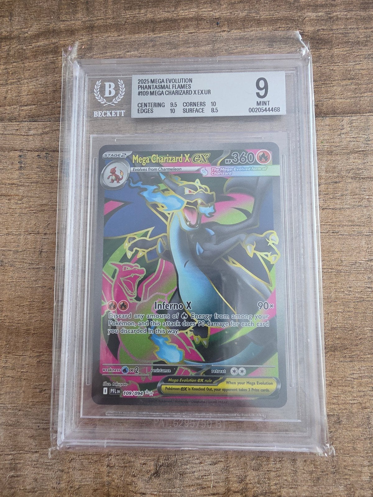 Mega Charizard X EX UR 109/094 Beckett 9 Mint Pokémon Kaart, Ophalen of Verzenden