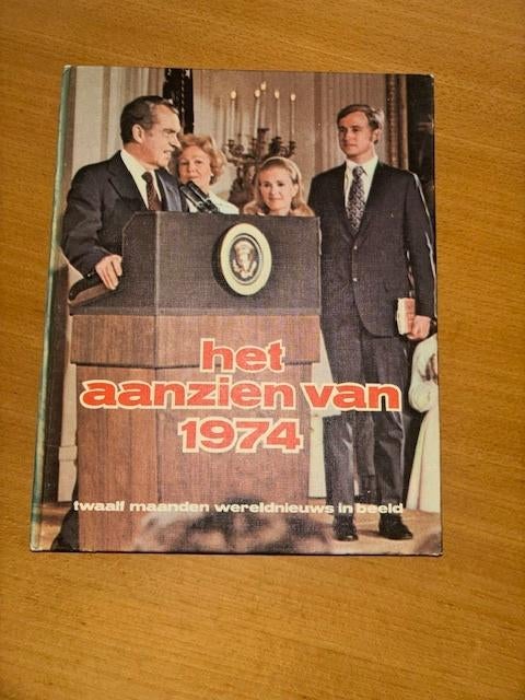 Het aanzien van 1974, Boeken, Overige gebieden, Diverse auteurs, Ophalen of Verzenden, 20e eeuw of later