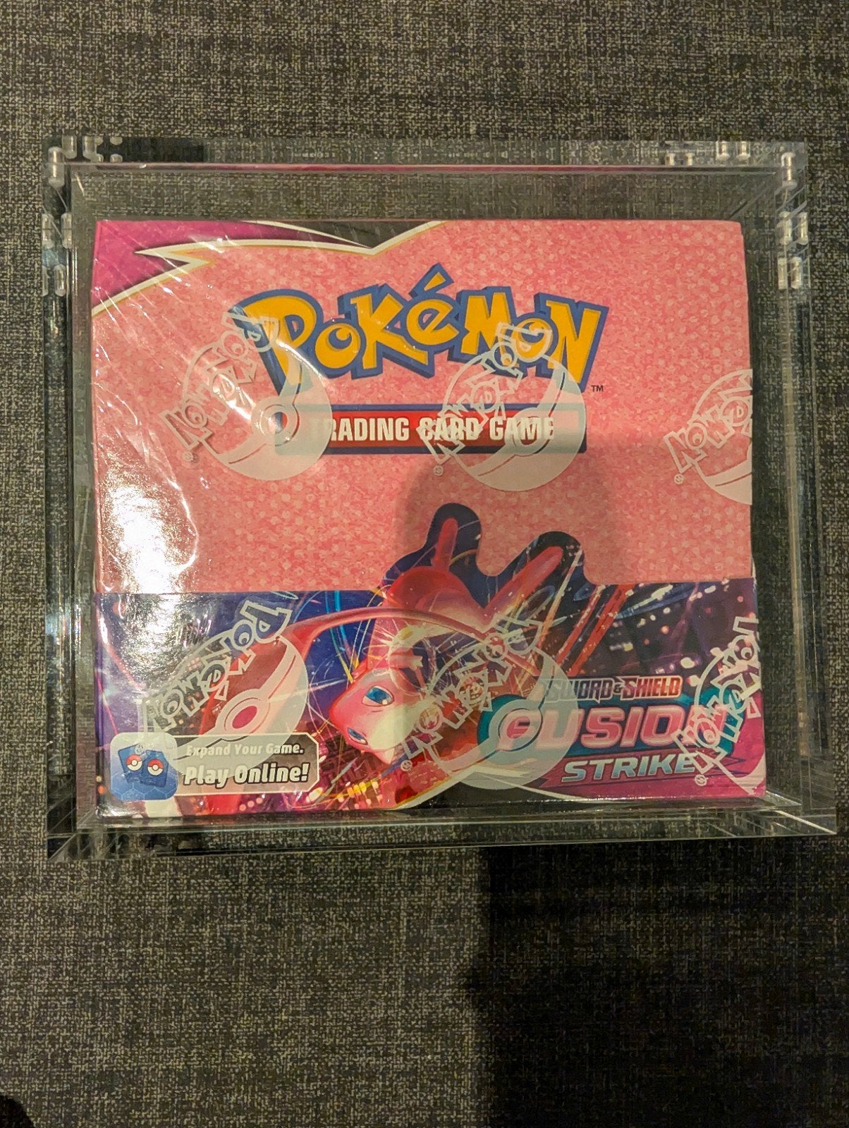 Pokémon TCG Fusion Strike Booster Box (Sealed) + Acryl Case, Ophalen of Verzenden, Nieuw, Boosterbox