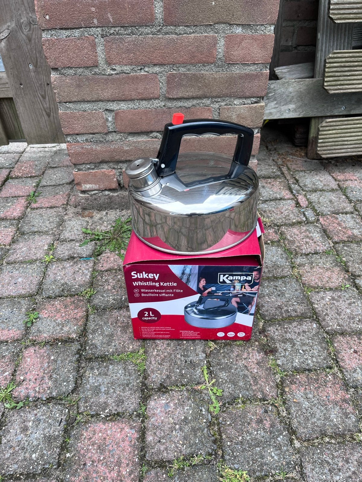 Kampa Sukey Whistling Kettle 2L - Nieuw in doos, Ophalen of Verzenden, Nieuw