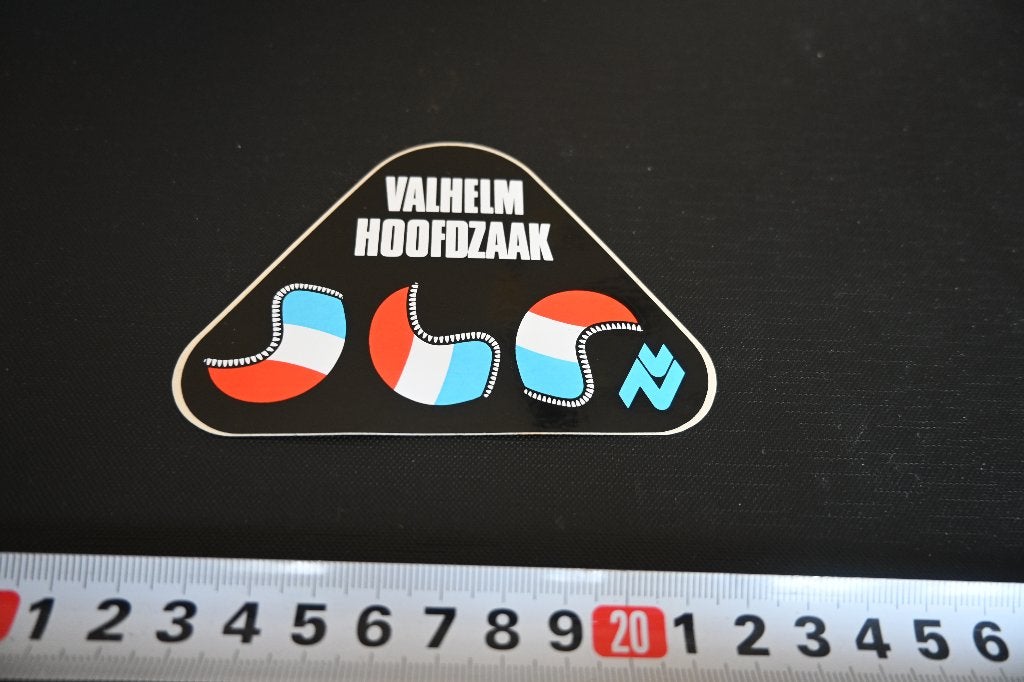 sticker VVN  VALHELM HOOFDZAAK  Veilig Verkeer Nederland *, Ophalen of Verzenden, Zo goed als nieuw