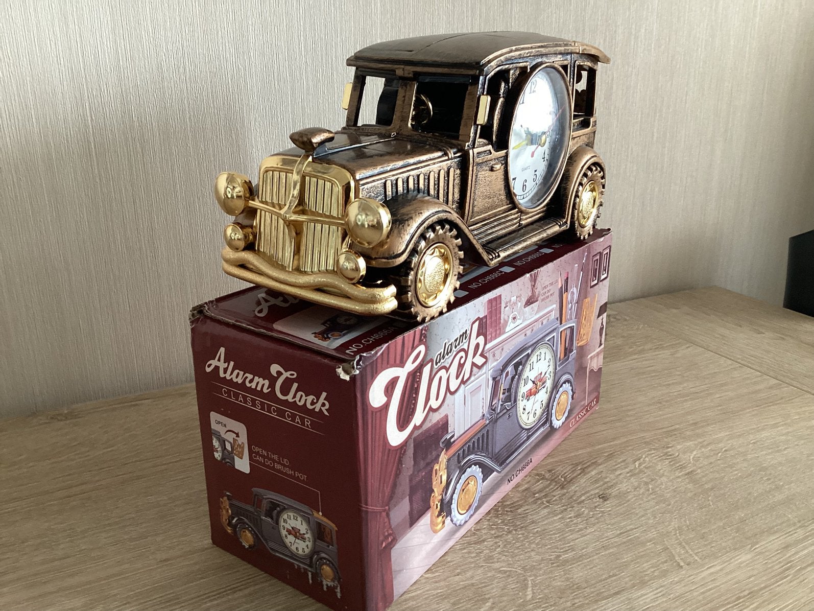 Nieuw met Doos Wekker als een oldtimer kost 4,50 euro, Ophalen of Verzenden, Nieuw, Analoog