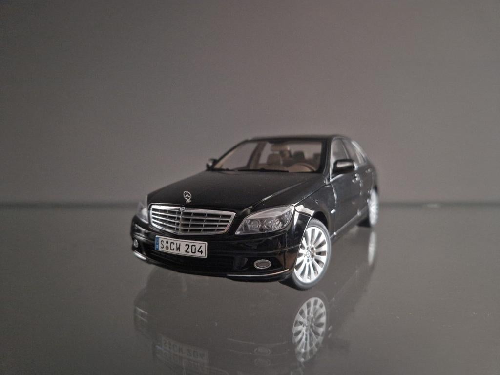 Mercedes C-Klasse W204 AutoArt, Hobby en Vrije tijd, Modelauto's | 1:18, Ophalen of Verzenden, Zo goed als nieuw, Auto, Autoart