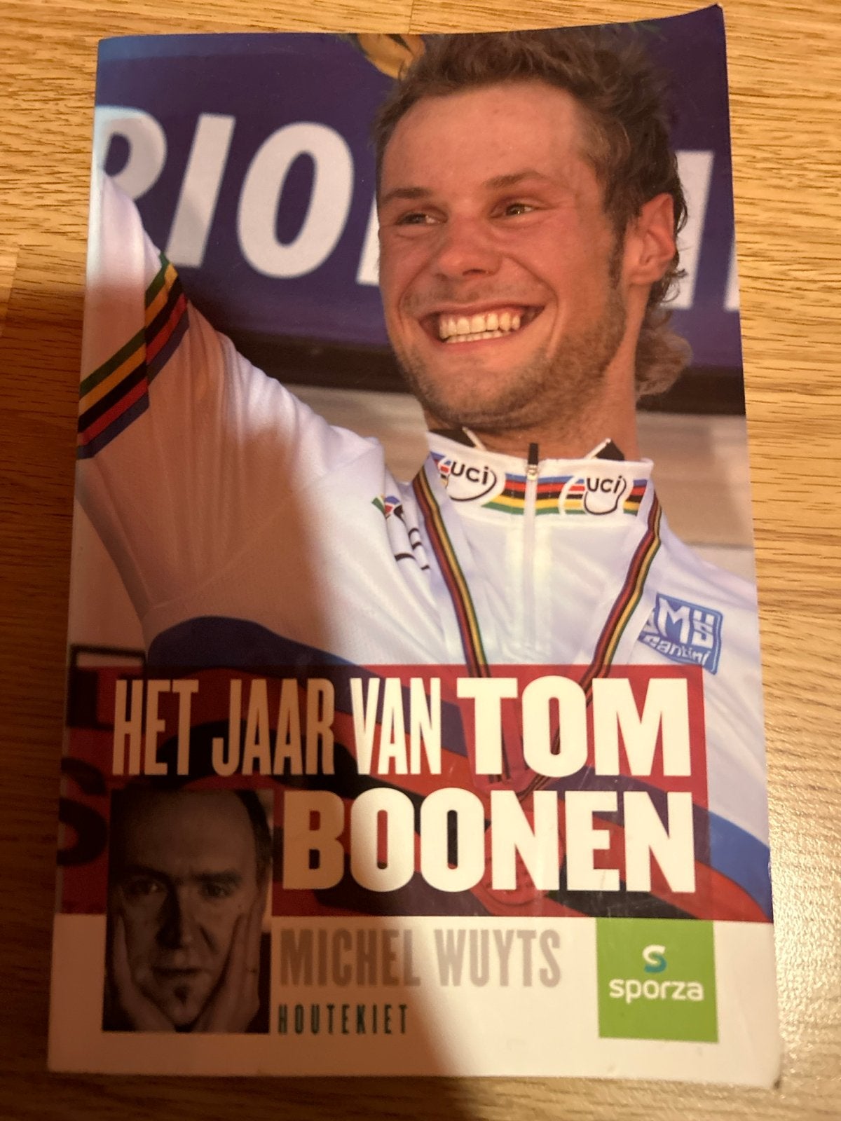 Het Jaar Van Tom Boonen - Wielerboek, Ophalen of Verzenden, Zo goed als nieuw, Lopen en Fietsen