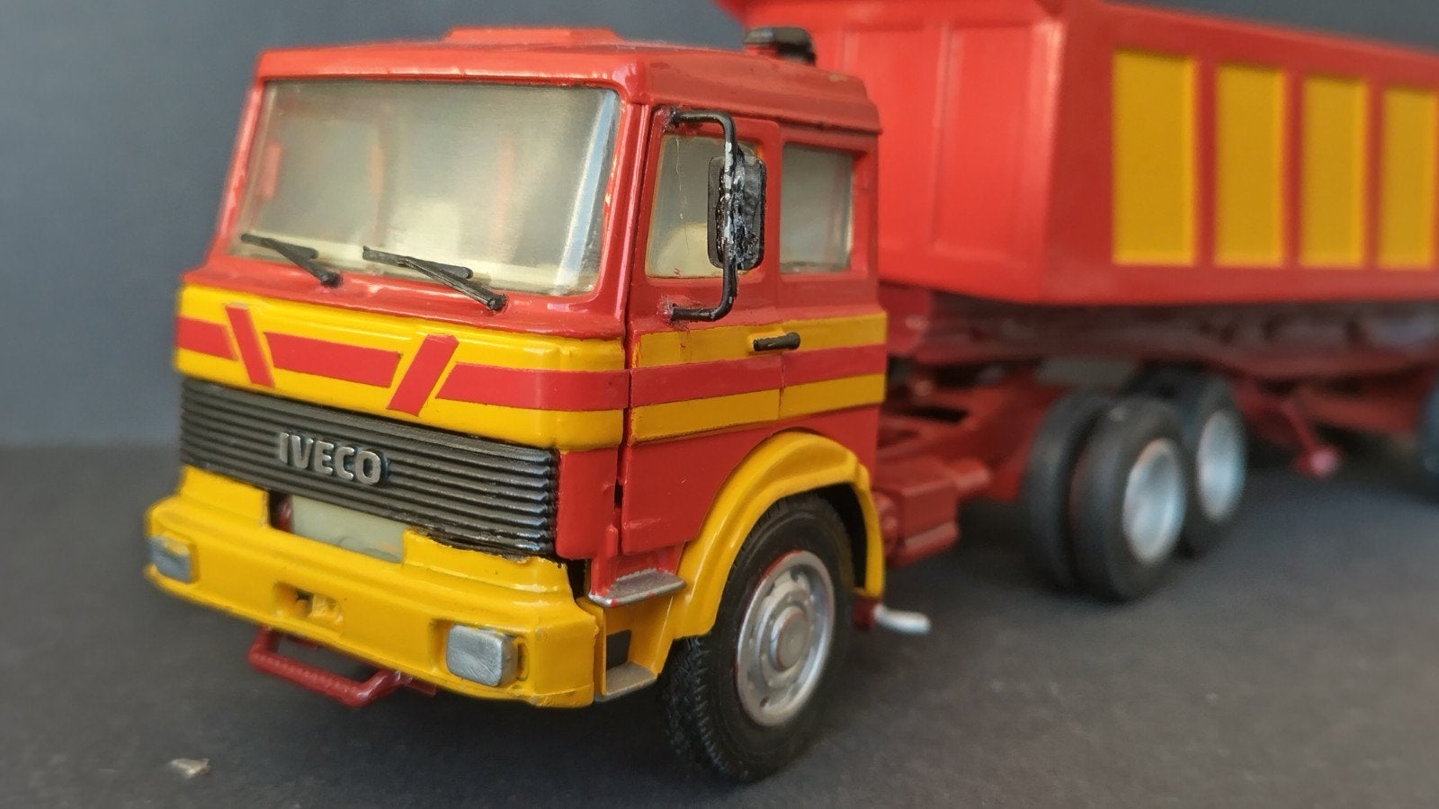Iveco Turbostar kipper 1:43 Old Cars Italy Pol, Overige merken, Verzenden, ., Zo goed als nieuw