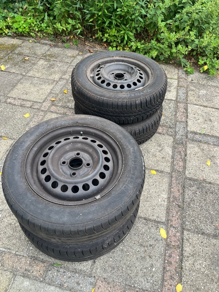 zet winterbanden winterset Honda Jazz, stalen velgen 14 inch, Auto-onderdelen, Ophalen, 14 inch, Gebruikt, Velg(en)