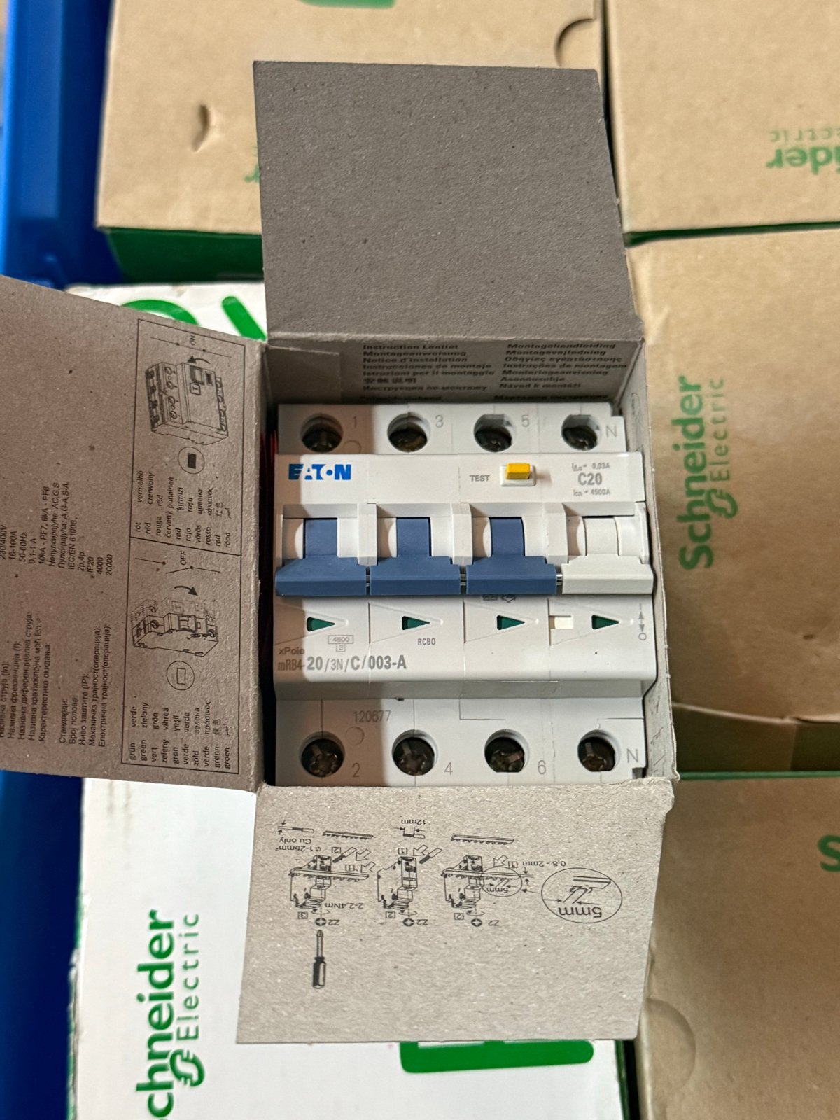 Eaton C 3x20 aardlekautomaat - Nieuw in doos, Ophalen of Verzenden, Nieuw, Eaton, Aardlekautomaat