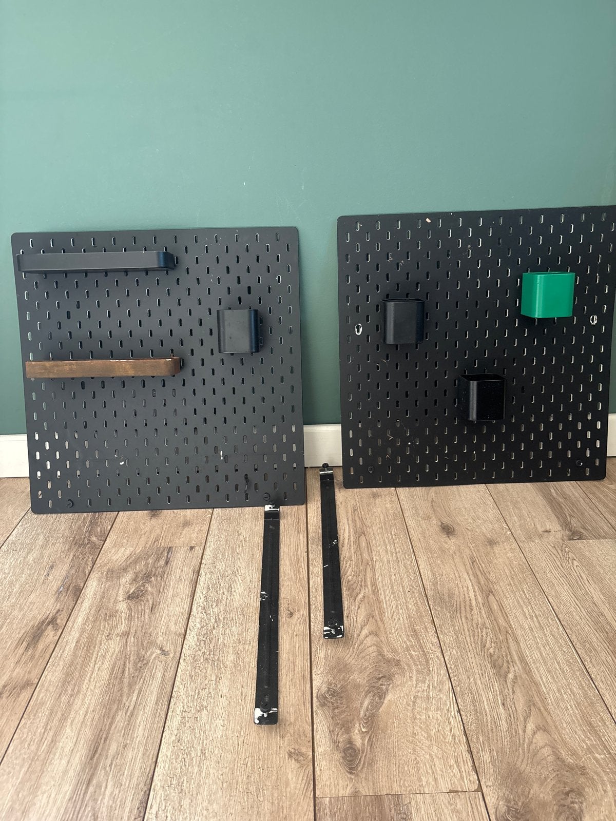 Zwarte geperforeerde wandpanelen met accessoires, Ophalen, Metaal, Gebruikt, Zwart