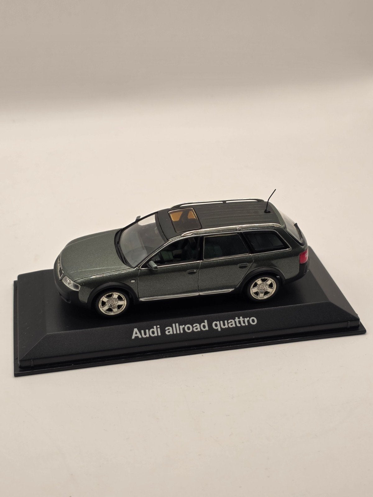 Audi allroad quattro, Hobby en Vrije tijd, Modelauto's | 1:43, Ophalen of Verzenden, Zo goed als nieuw, Auto, MiniChamps