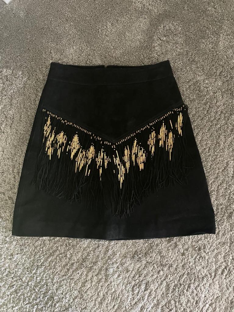 Zwart suède rokje met franjes en kralen van Nikkie maat 32, Kleding | Dames, Rokken, Ophalen, Zwart, Zo goed als nieuw, Maat 34 (XS) of kleiner