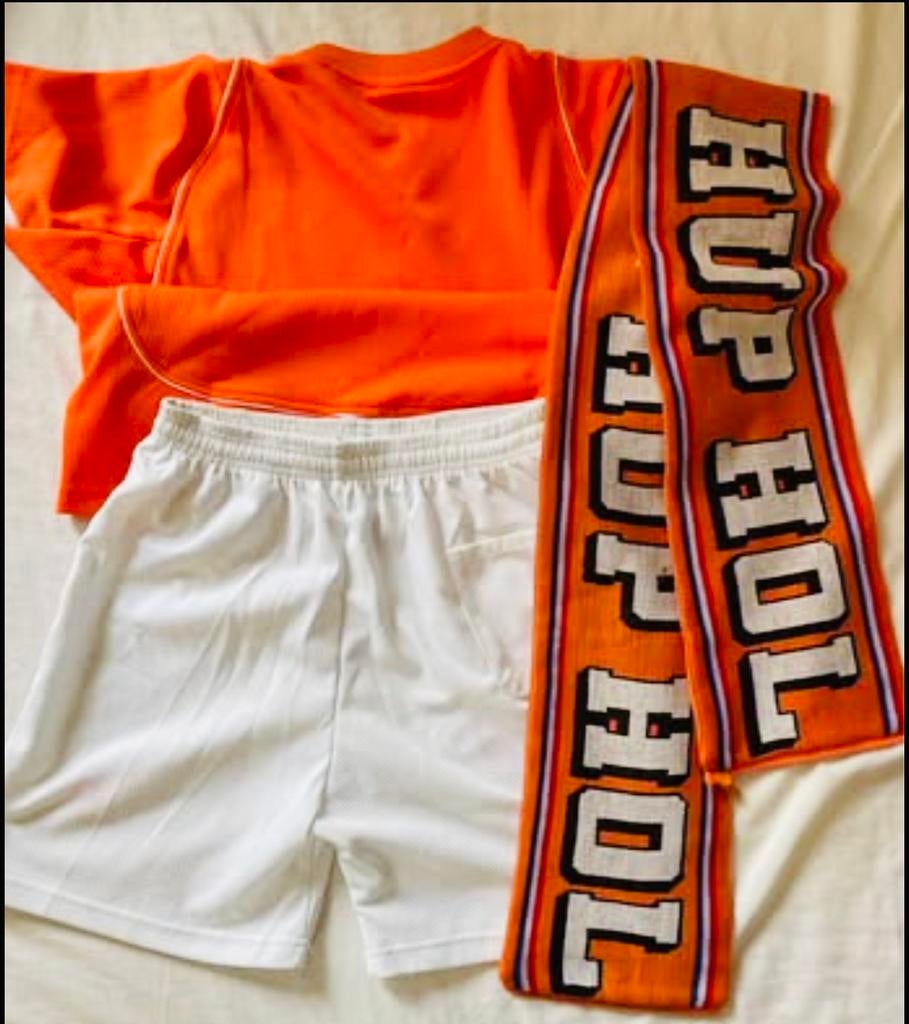 Oranje KNVB Voetbaltenue (Shirt & Broekje), Maat M, Ophalen of Verzenden, Gebruikt, Set