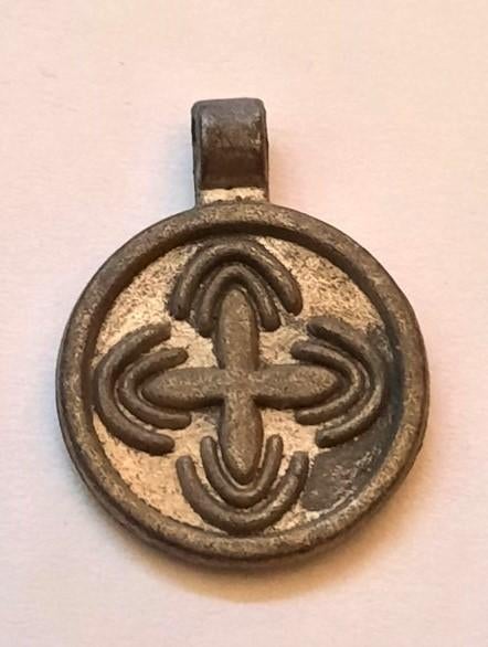 Antieke vintage hanger - Zonnekruis Amulet, Ophalen, Zo goed als nieuw, Sieraad