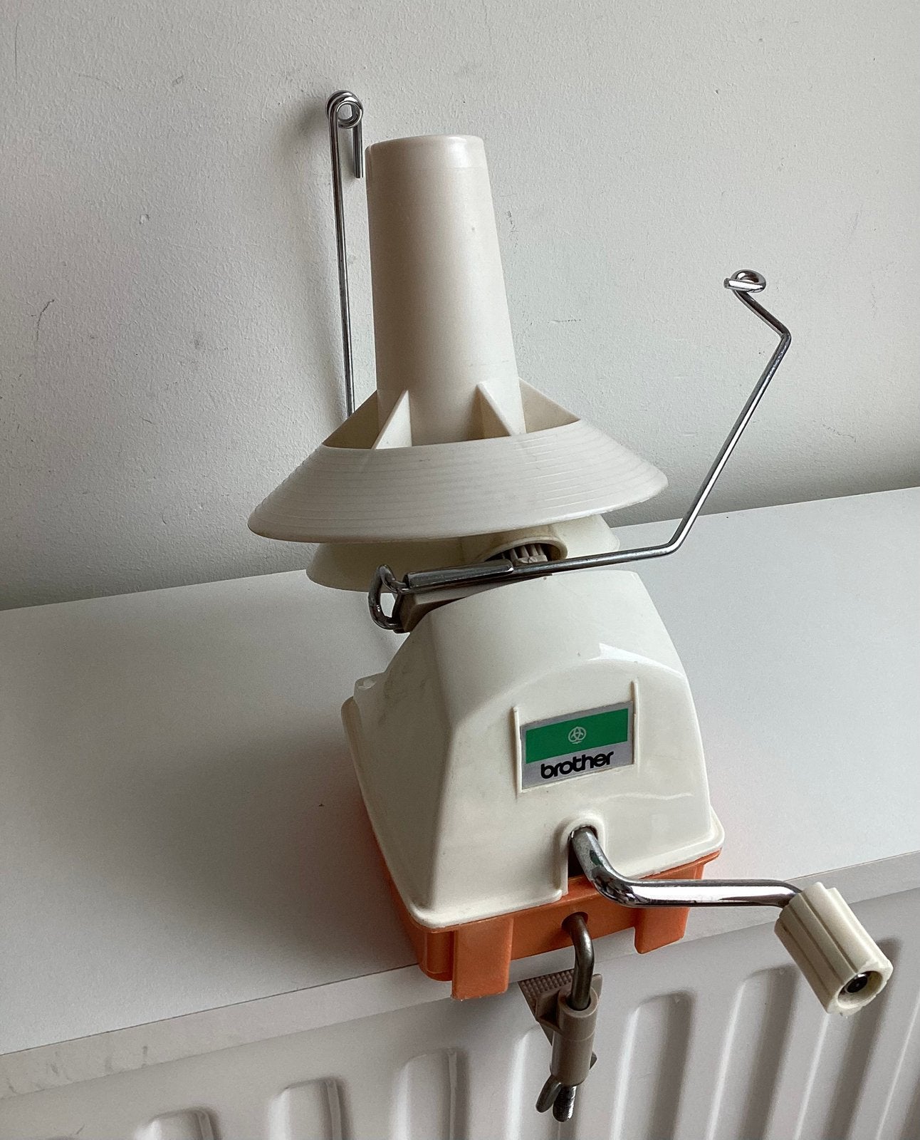Groot model Wolwinder merk: BROTHER, Hobby en Vrije tijd, Ophalen of Verzenden, Zo goed als nieuw, Breien, Machine