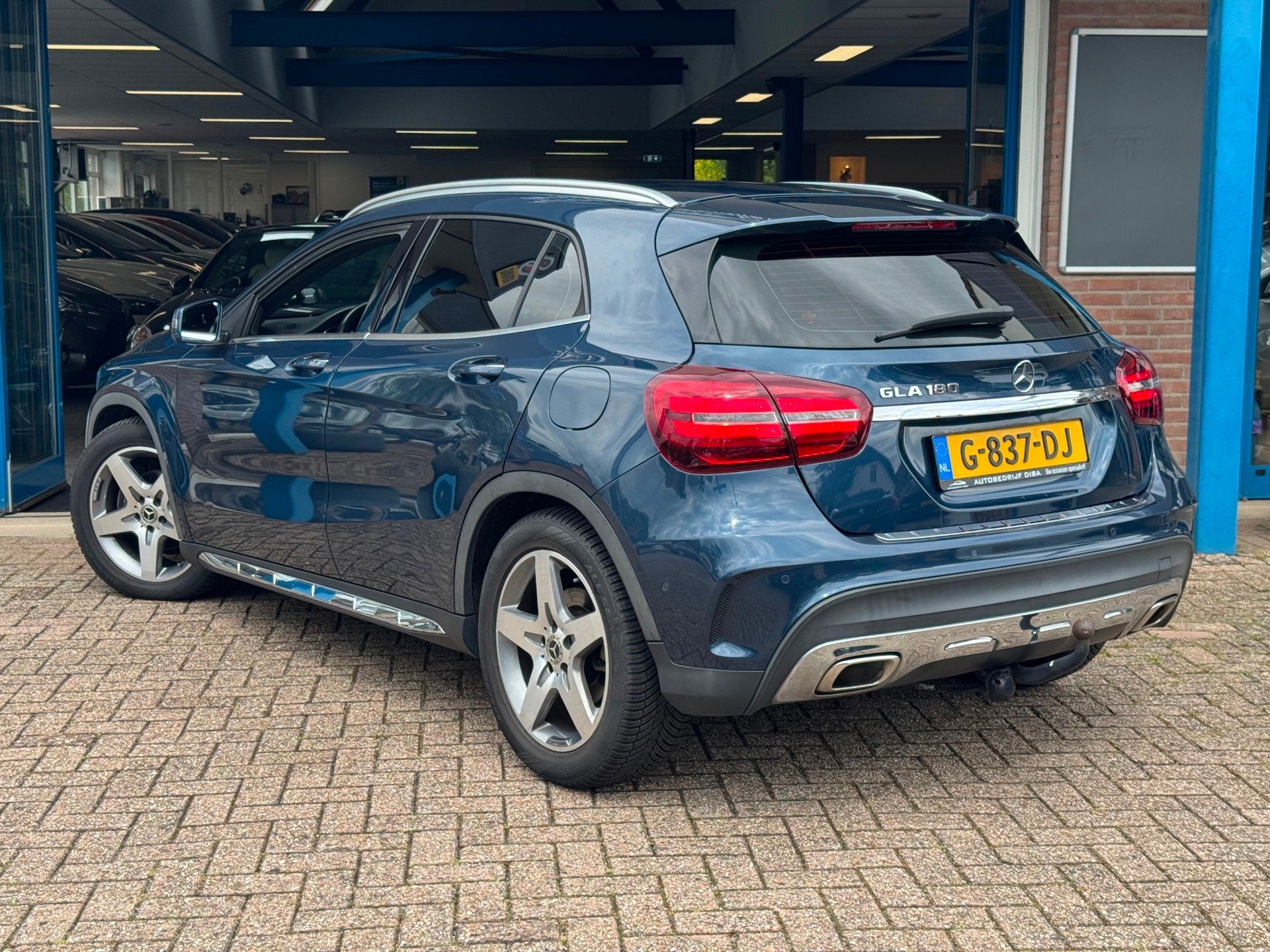 Mercedes-Benz GLA-klasse 180 AMG Limited 2019 AUT NAVI CLIO, Dealer onderhouden, Gebruikt, 4 cilinders, 715 kg