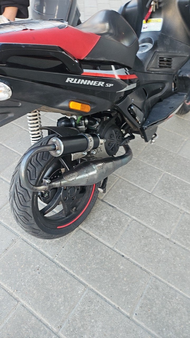 Gilera Runner SP - Sportieve Scooter, Ophalen, Zo goed als nieuw, Tweetakt