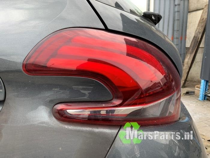 Achterlicht links van een Peugeot 208, Auto-onderdelen, Gebruikt, -, -, Ophalen of Verzenden