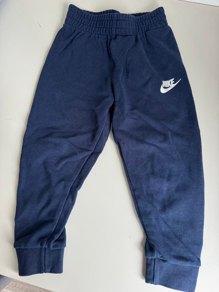 Nike joggingsbroek maat 92-98, Kinderen en Baby's, Kinderkleding | Maat 92, Ophalen of Verzenden, Zo goed als nieuw, Jongen