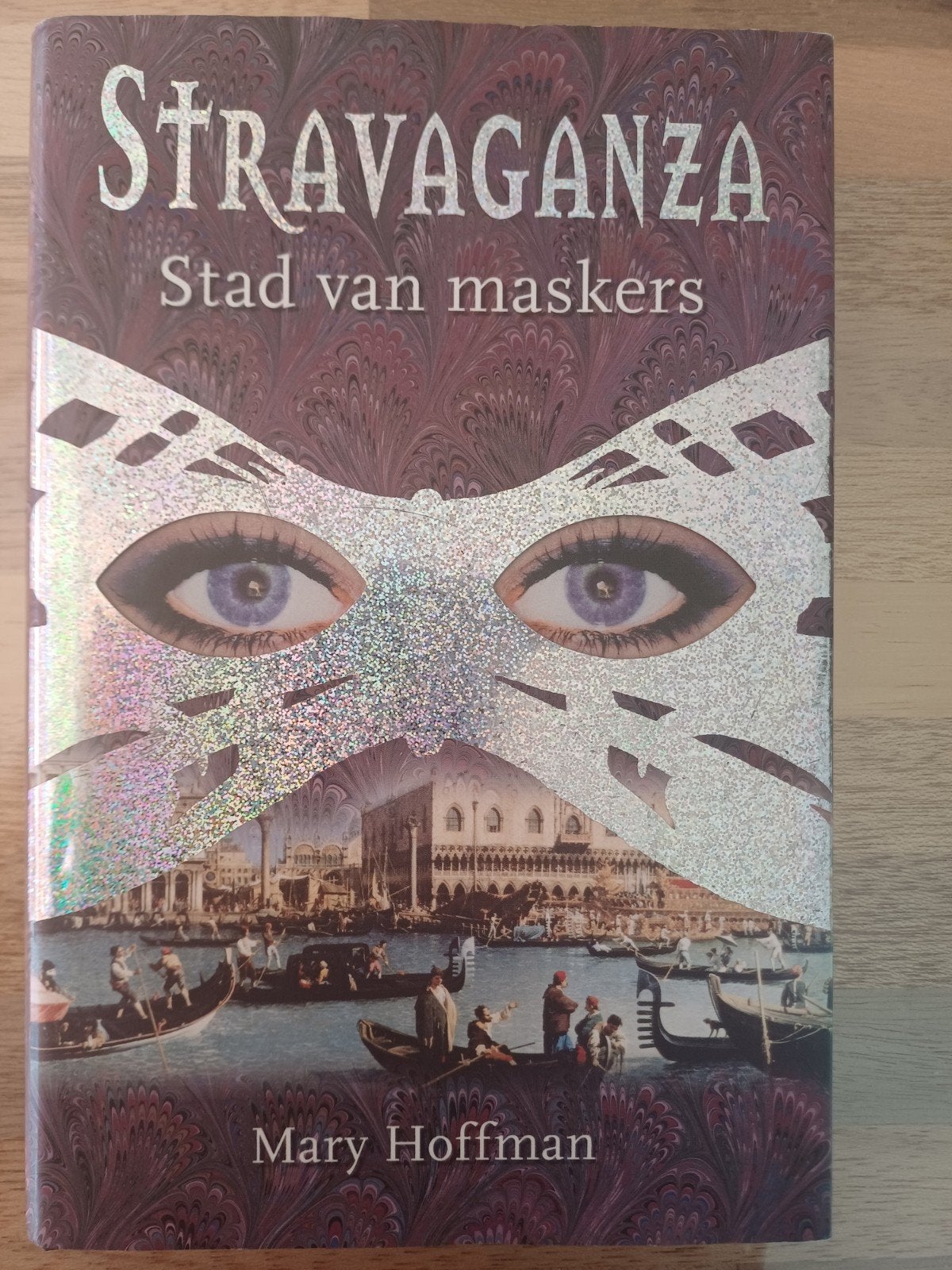 Mary Hoffman - Stad van maskers, Ophalen of Verzenden, Zo goed als nieuw, Mary Hoffman