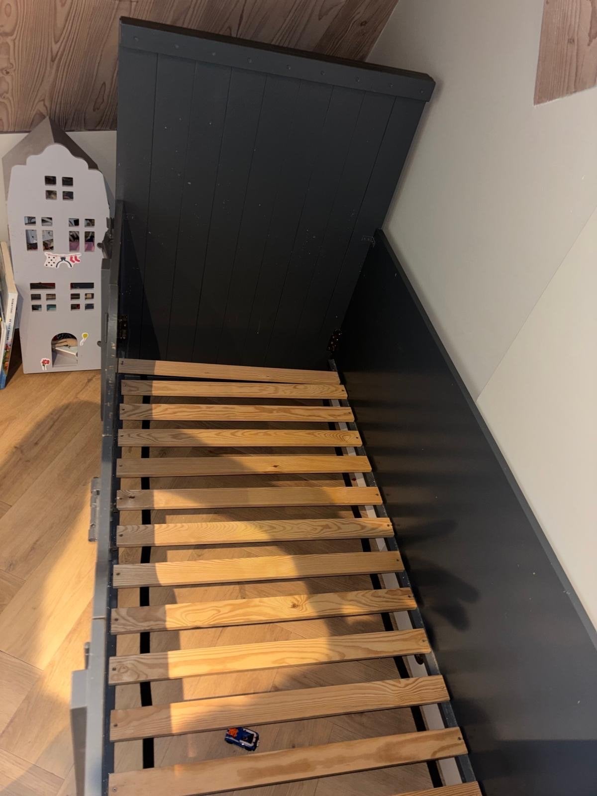 Houten peuterbed, Ophalen, Gebruikt, Overige typen