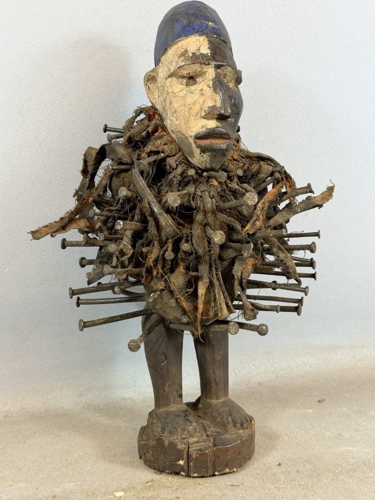 260699 - Afrikaans Fetisch Bakongo Nkisi Nkondi statue., Ophalen of Verzenden