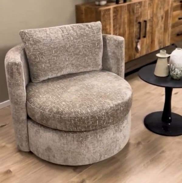 Beige draaifauteuil, Huis en Inrichting, Fauteuils, Ophalen, 75 tot 100 cm, Zo goed als nieuw, 75 tot 100 cm