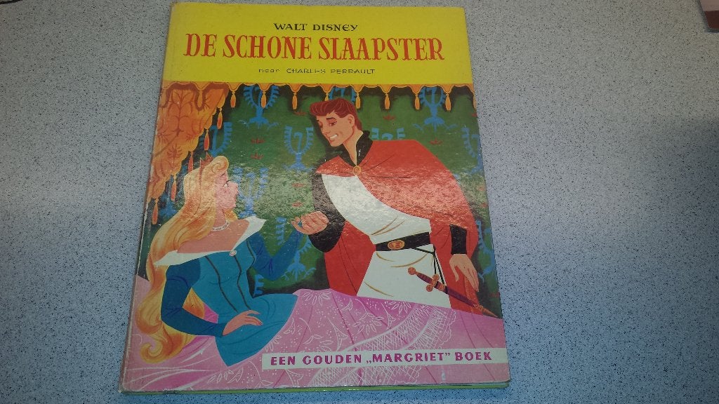 Walt Disney's De Schone Slaapster - Gouden Margriet Boek, Ophalen of Verzenden, Gelezen, Walt Disney