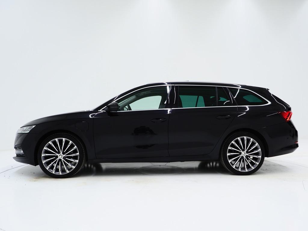 Skoda Octavia Combi 1.4 TSI iV PHEV Style | Panoramadak | Le, Auto's, Skoda, Gebruikt, Zwart, Zwart, Adaptive Cruise Control