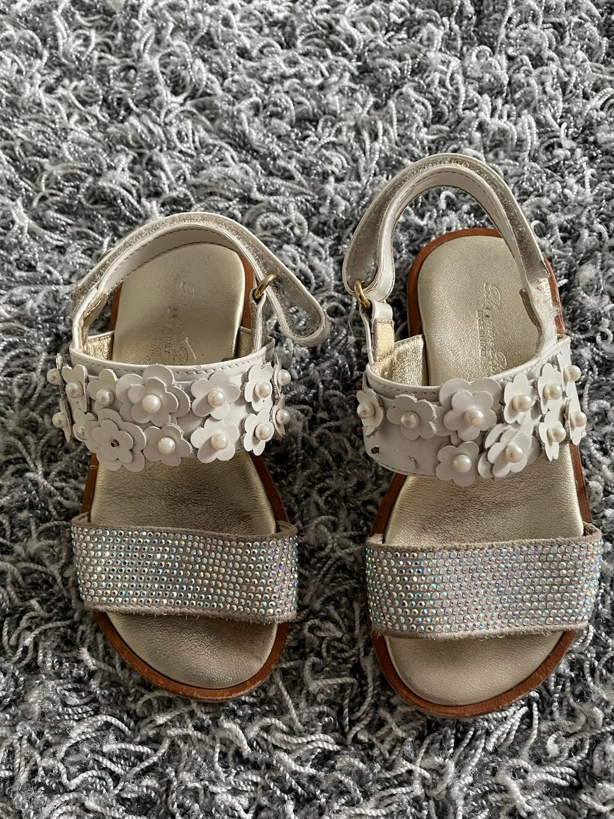 Blumarine sandaaltjes met steentjes en bloemen maat 25., Meisje, Schoenen, Ophalen of Verzenden, Zo goed als nieuw