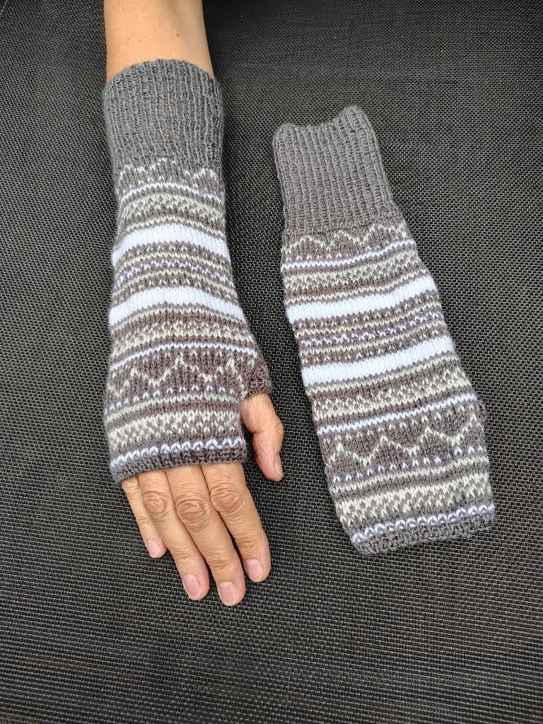 nieuwe unieke fijngebreide lange handschoenen, Kleding | Dames, Mutsen, Sjaals en Handschoenen, Ophalen of Verzenden, Nieuw, Handschoenen