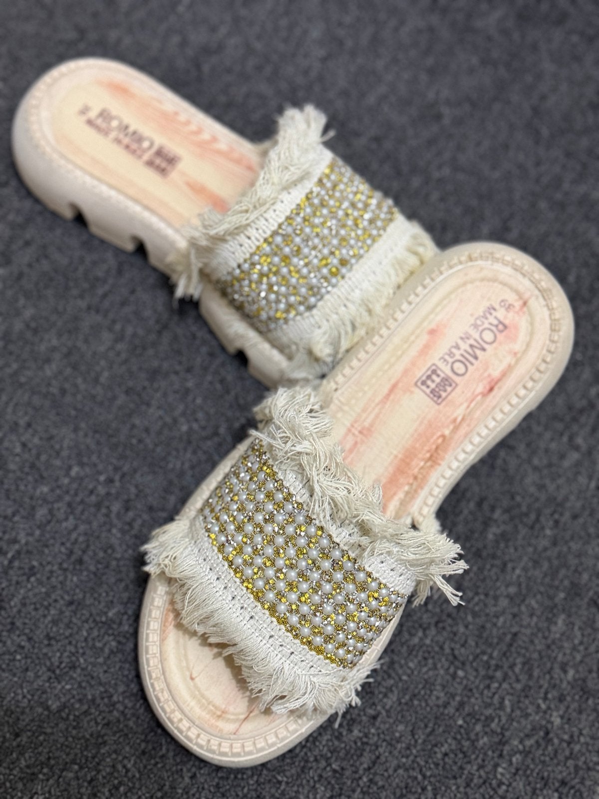Romio slippers met kralen en franjes - Maat 39, Ophalen, Gedragen, Wit, Slippers