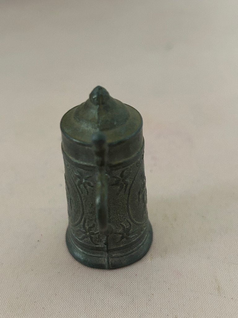 Vintage tinnen miniatuur bierpul met relief decoratie, Ophalen of Verzenden