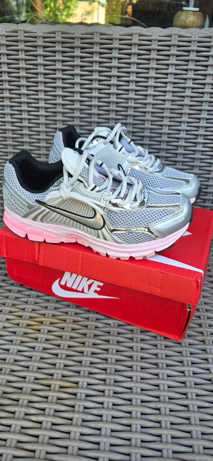 Nike Vomero 5 Roze Maat 40 (valt klein), Nike, Nieuw, Ophalen of Verzenden, Sneakers of Gympen