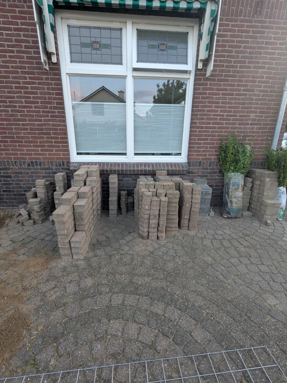 Gratis Oude Stenen Ophalen (ca. 60 m2), Tuin en Terras, Ophalen, Gebruikt, Klinkers, 10 m² of meer