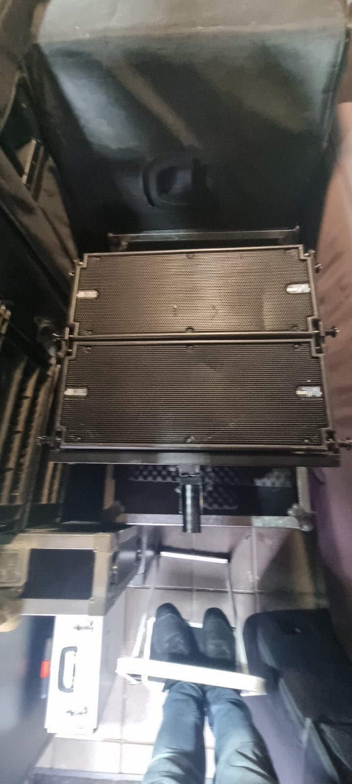 dB Technologies T4 Line Array Set met DVA DSA 4 & Cases, Ophalen, 1000 watt of meer