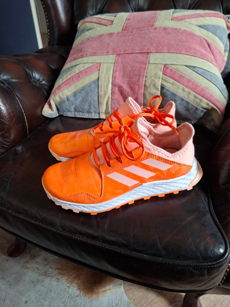 🎯 Adidas Youngstar hockey schoenen maat 37,5, Sport en Fitness, Hockey, Ophalen of Verzenden, Zo goed als nieuw, Schoenen
