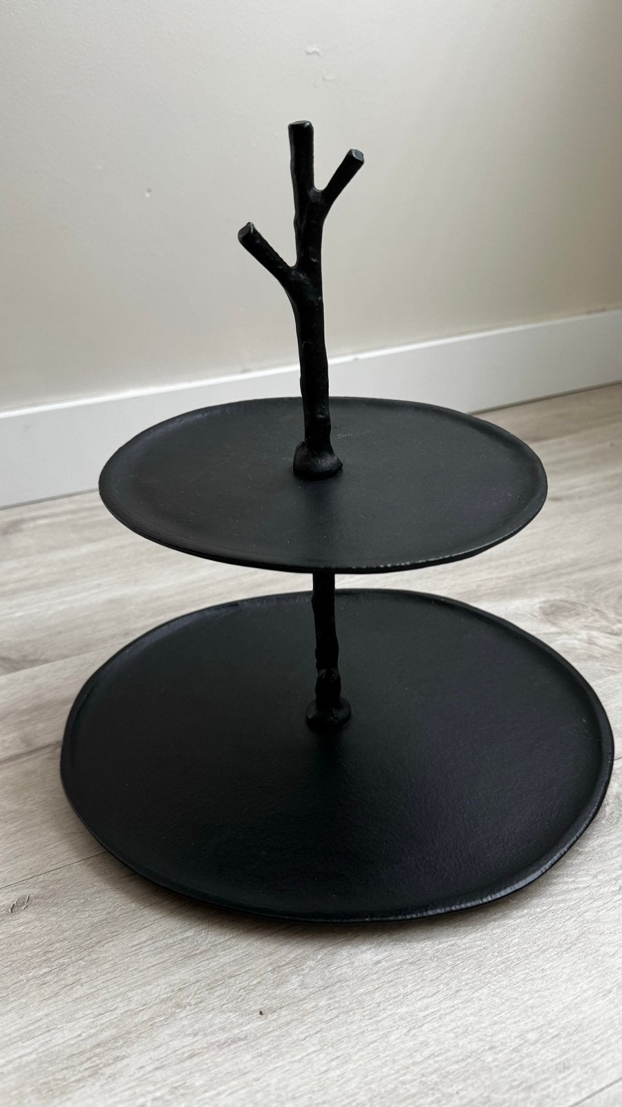 Nieuwe zwarte etagère met boomstam design, Ophalen of Verzenden, Nieuw, Etagère, Metaal
