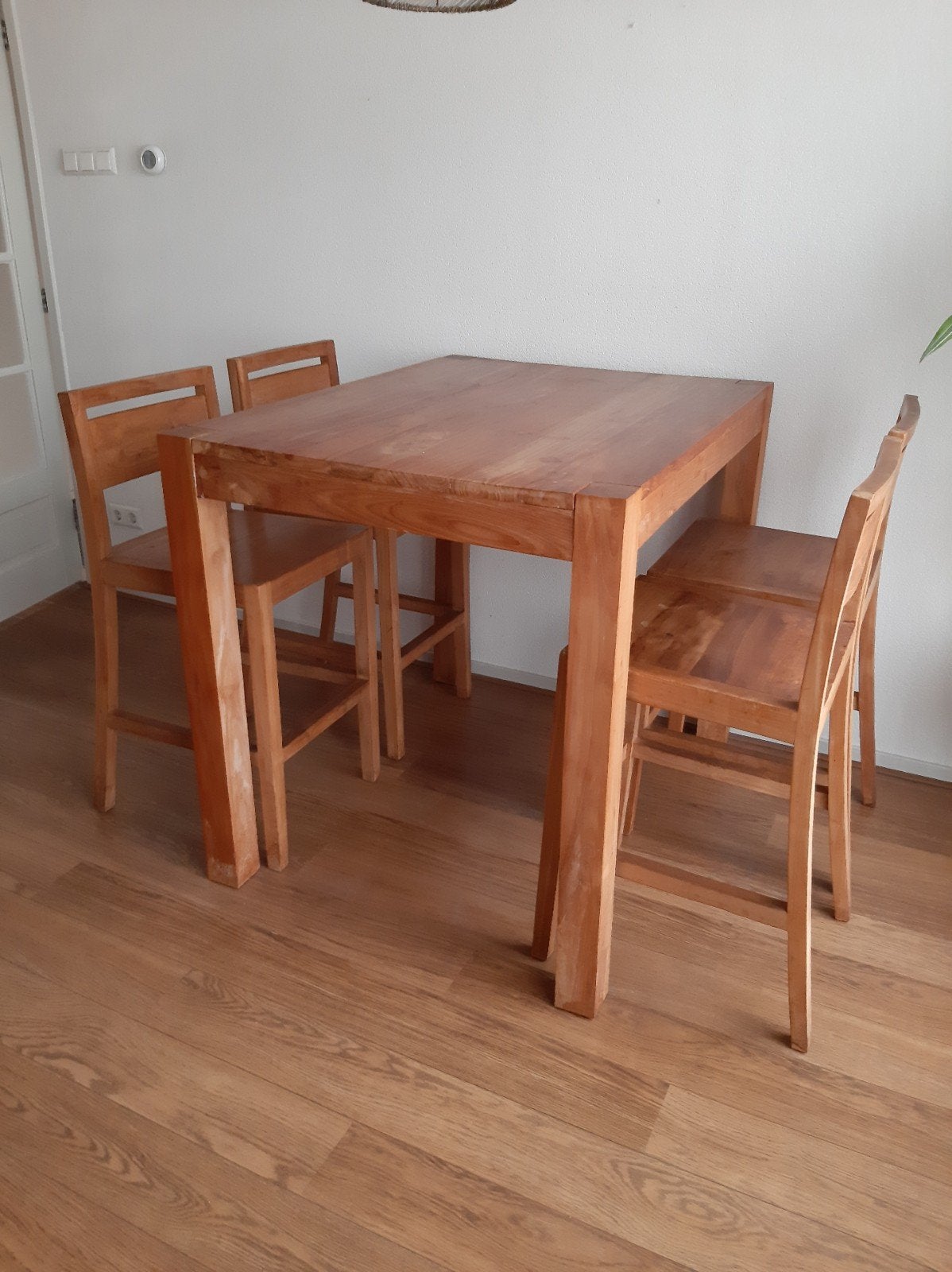 Houten bartafel met 4 barkrukken, Ophalen, Gebruikt, 50 tot 100 cm, Vierkant