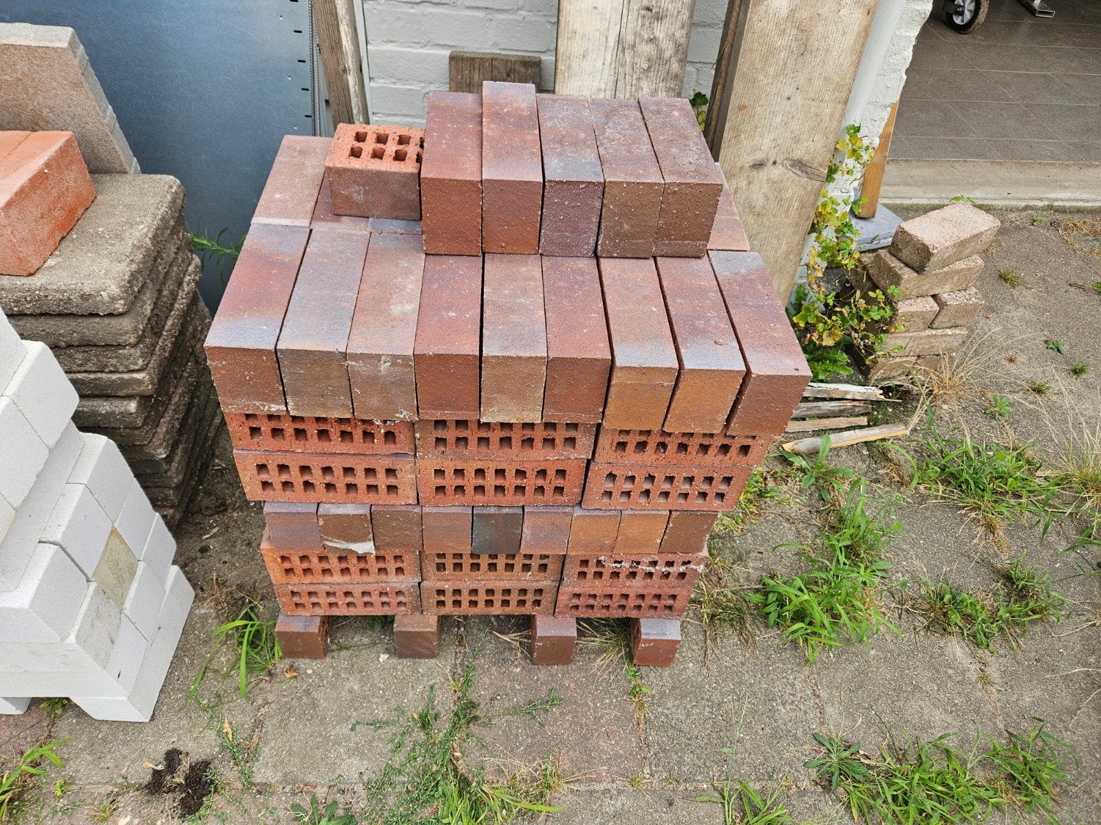 121 metselstenen, Doe-het-zelf en Verbouw, Metselstenen, Ophalen, Bakstenen