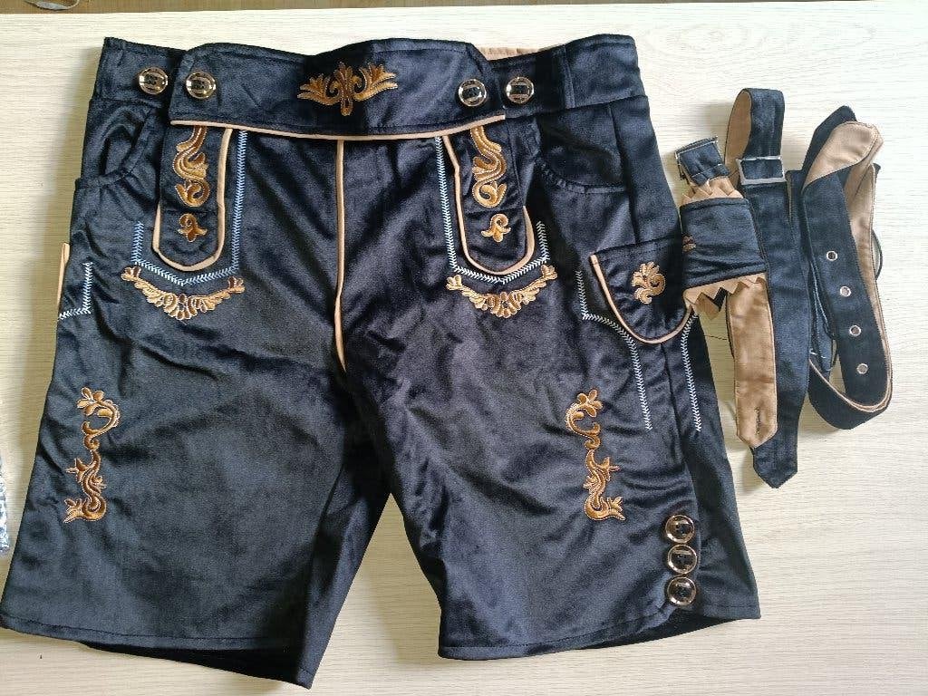 Oktoberfest outfit met overhemd en hoed 2XL (valt klein uit), Kleding | Heren, Ophalen of Verzenden, Overige thema's, Kleding