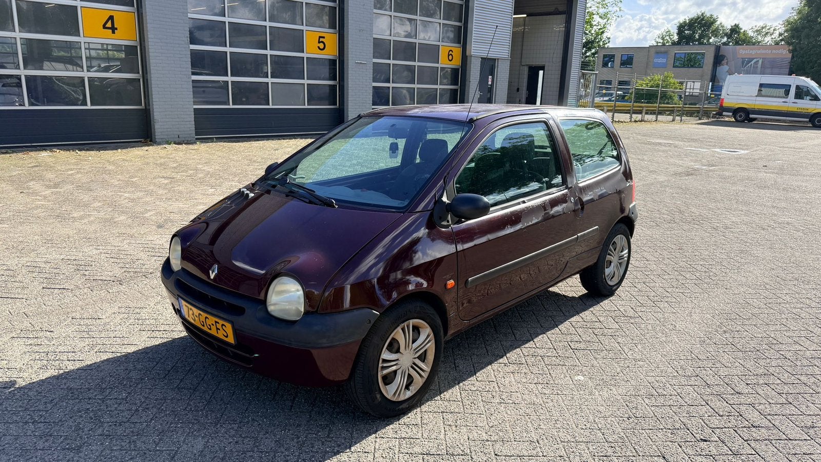 Renault Twingo 1.2 Euro 2000 2000 Rood, Auto's, Renault, Voorwielaandrijving, 600 kg, 4 cilinders, 58 pk