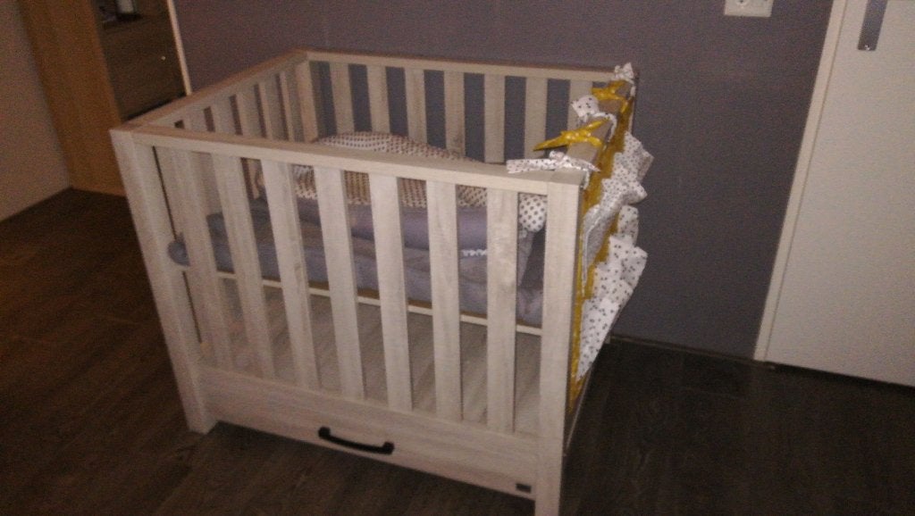 TWF Box met lade. matras en boxkleed. Zo goed als nieuw, Kinderen en Baby's, Ophalen, Zo goed als nieuw, Rechthoekig, In hoogte verstelbaar