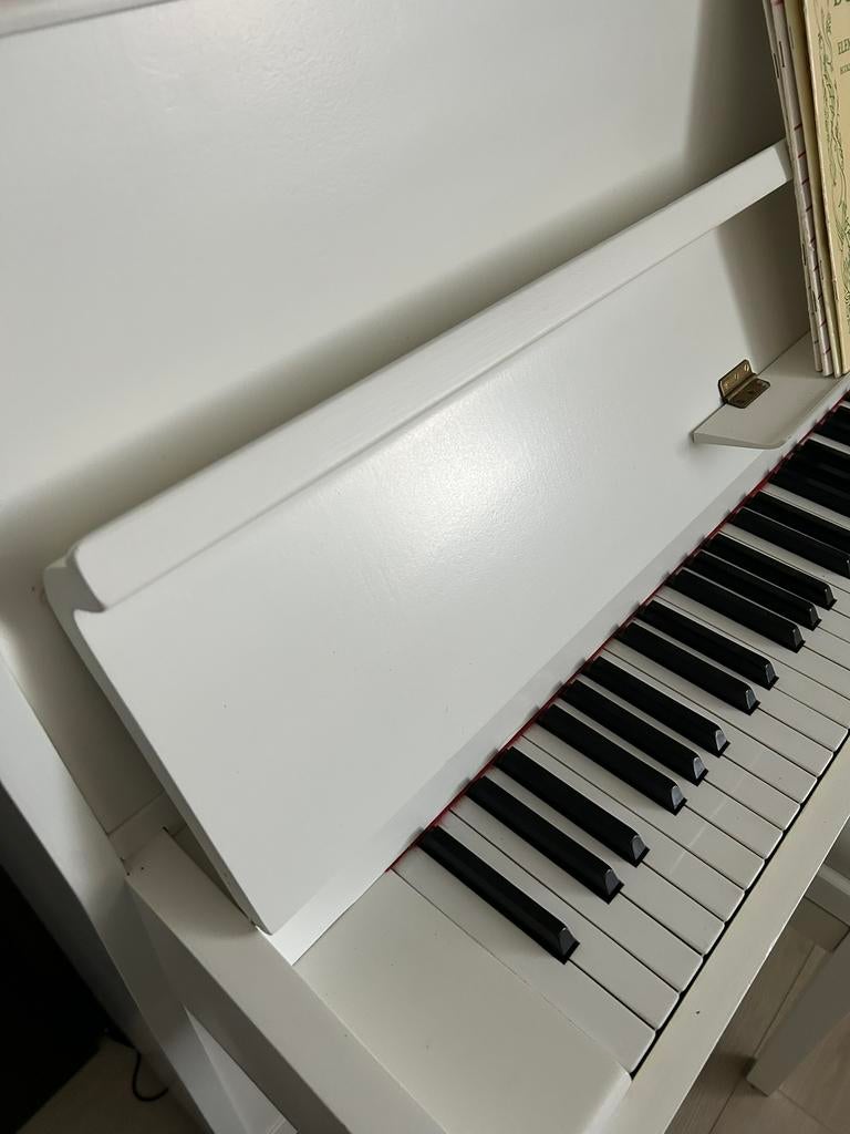 Piano in nieuwstaat Rösler wit 9010 satijn, Ophalen, Nieuw