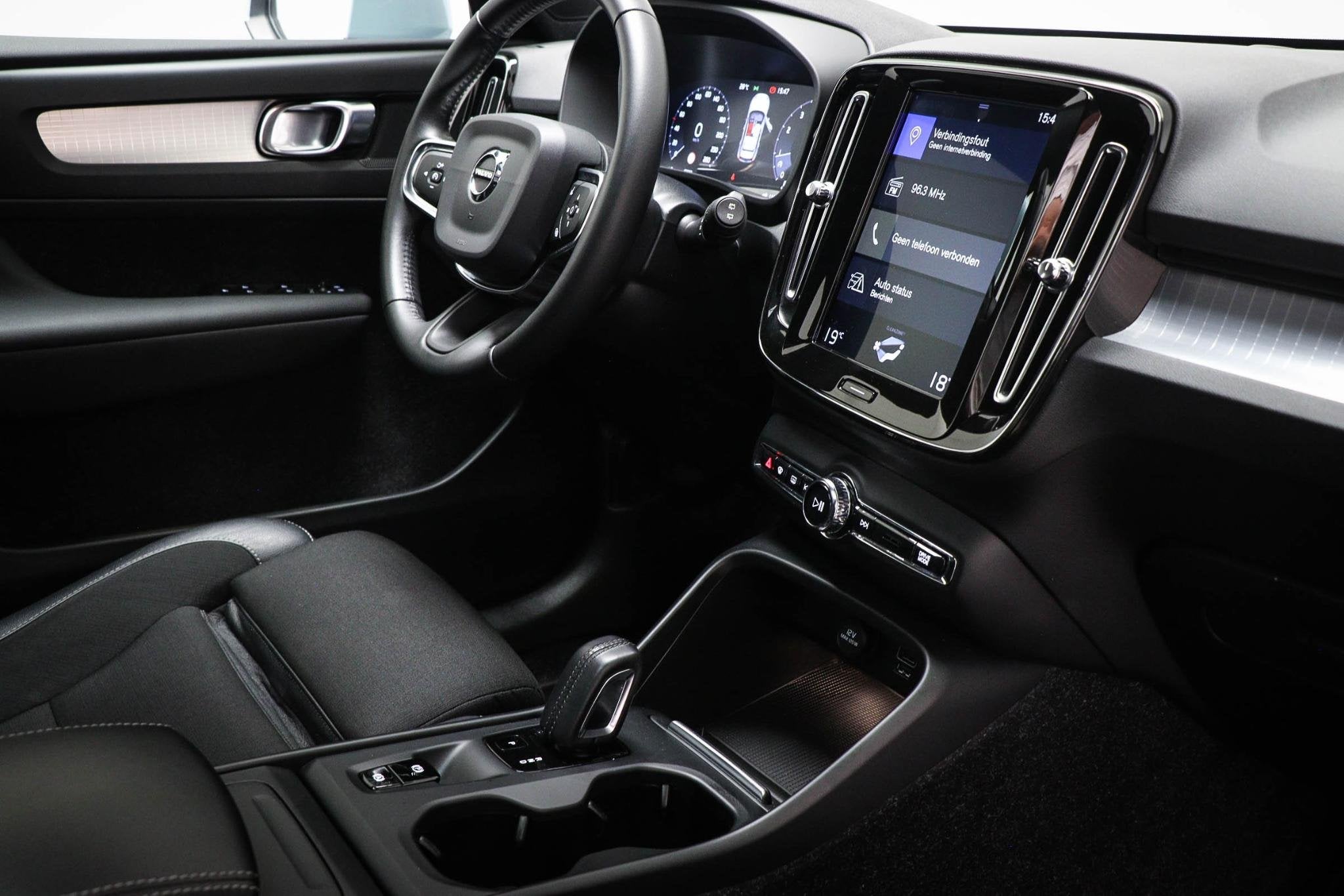 Volvo XC40 2.0 T4 | PANORAMADAK | BLIS | DAB | APPLE | ON CA, Blauw, Automatische klimaatregeling, SUV of Terreinwagen, 84 €/maand
