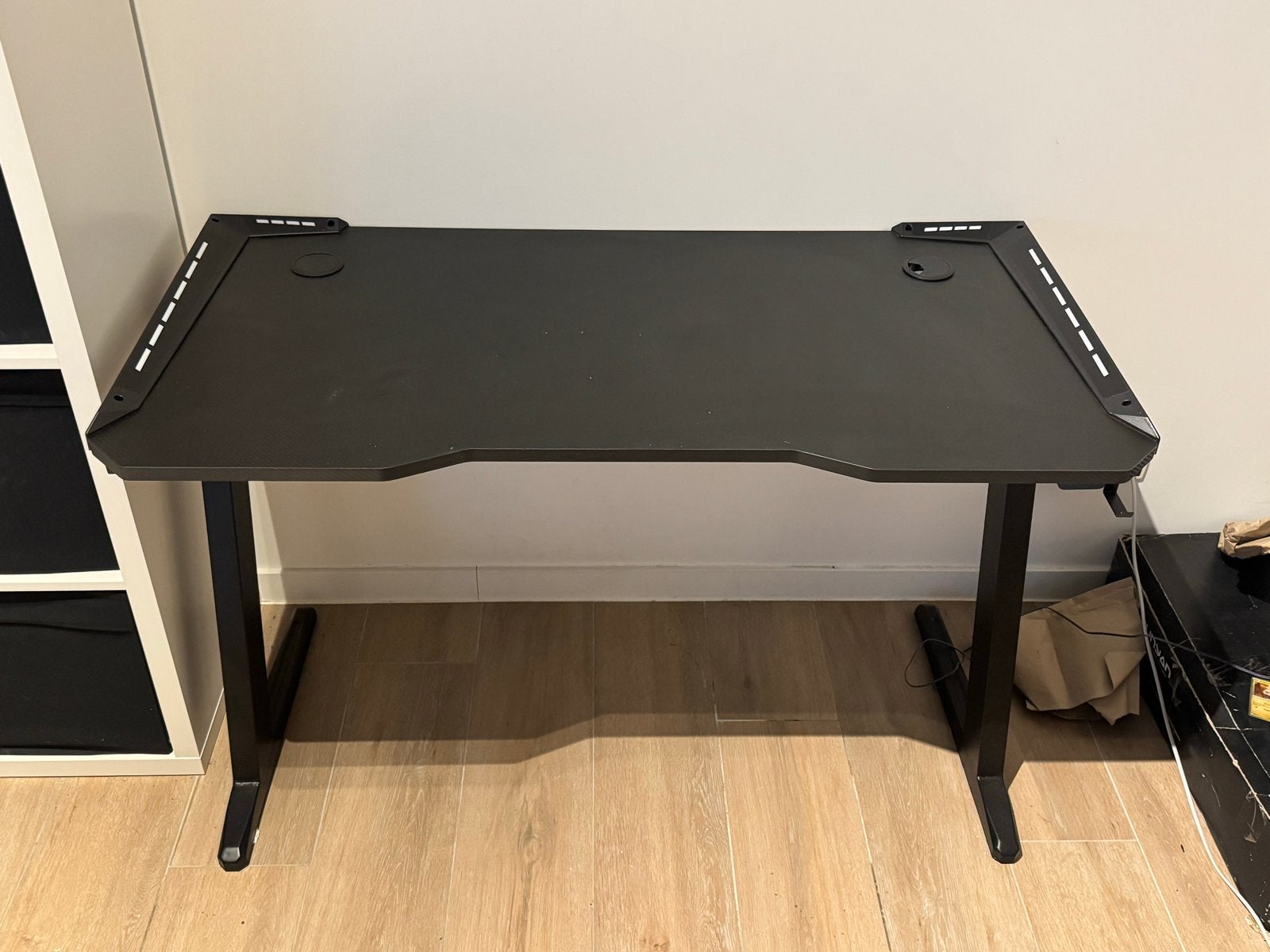 Avalo Gaming Bureau 120x60x73 CM met LED Verlichting, Ophalen, Zwart, Zo goed als nieuw, Modern