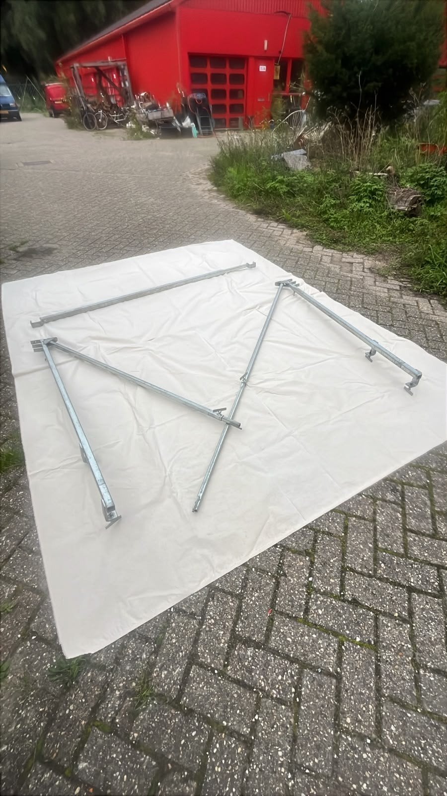 Achteruitbouw kraam markt., Ophalen