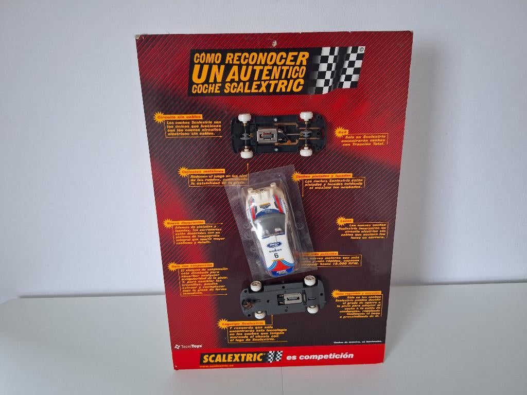 scalextric display met 2 chassis en 1 body oud en ZELDZAAM, Racebaan, Zo goed als nieuw, Elektrisch, Ophalen