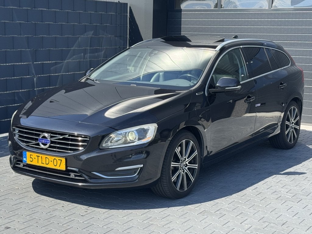 Volvo V60 2.4 D6 AWD Plug-In Summum *LEDER/NAVI/CAMERA, Auto's, Zwart, Zwart, Xenon verlichting, 11 kWh