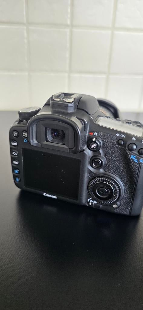 Canon Eos 7D met Tamron lens en zonnekap batterijen 4 stuks, Ophalen, Canon, 8 keer of meer