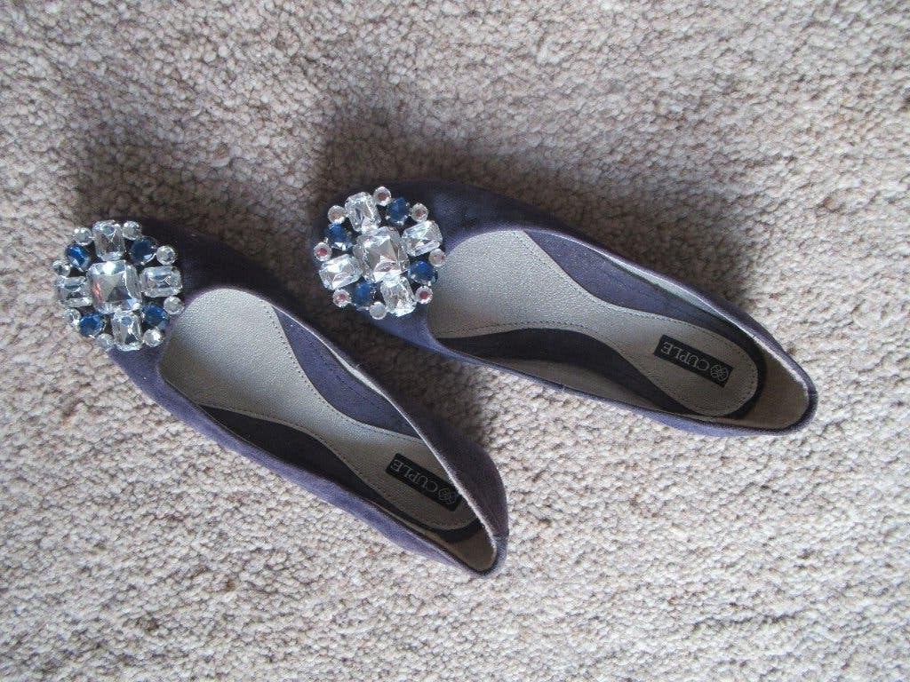 DAMESSCHOENEN Blauw suéde met mooie decoratie maat 37 € 20, Blauw, Overige typen, Nieuw, Ophalen of Verzenden