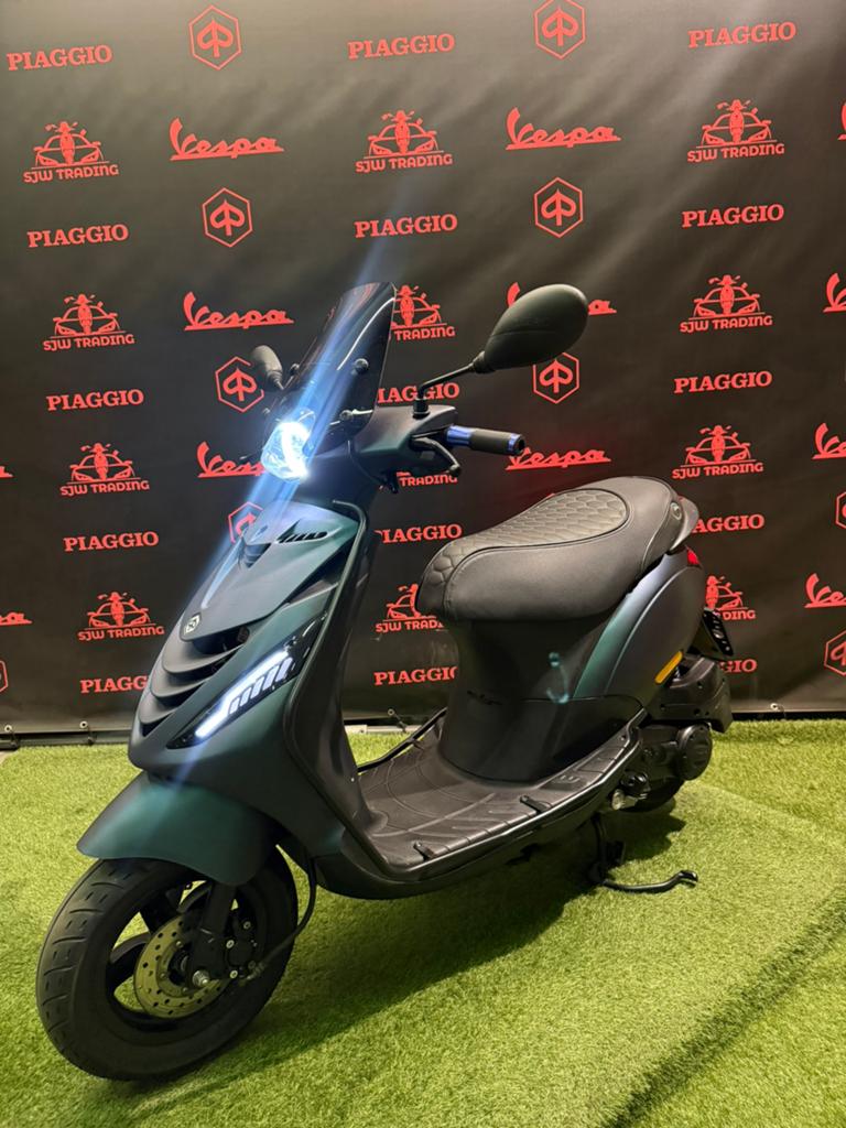 Piaggio Zip 2020 Brom! SP Mat Kameleon / RS Zadel / Garantie, Fietsen en Brommers, Zip, Ophalen of Verzenden, Benzine